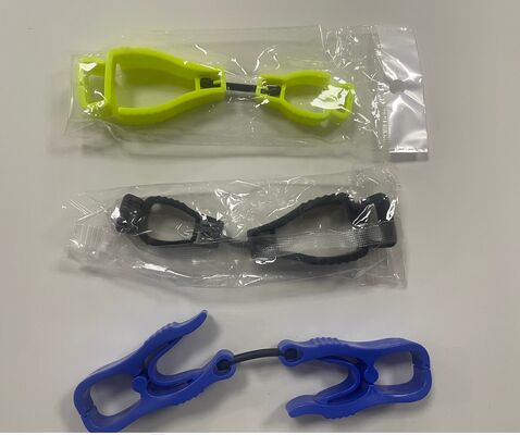 Plastic Glove Clips Custom Logo Printing Durable Work Glove Holder Polyethylene Material Multiple Color and Size Options